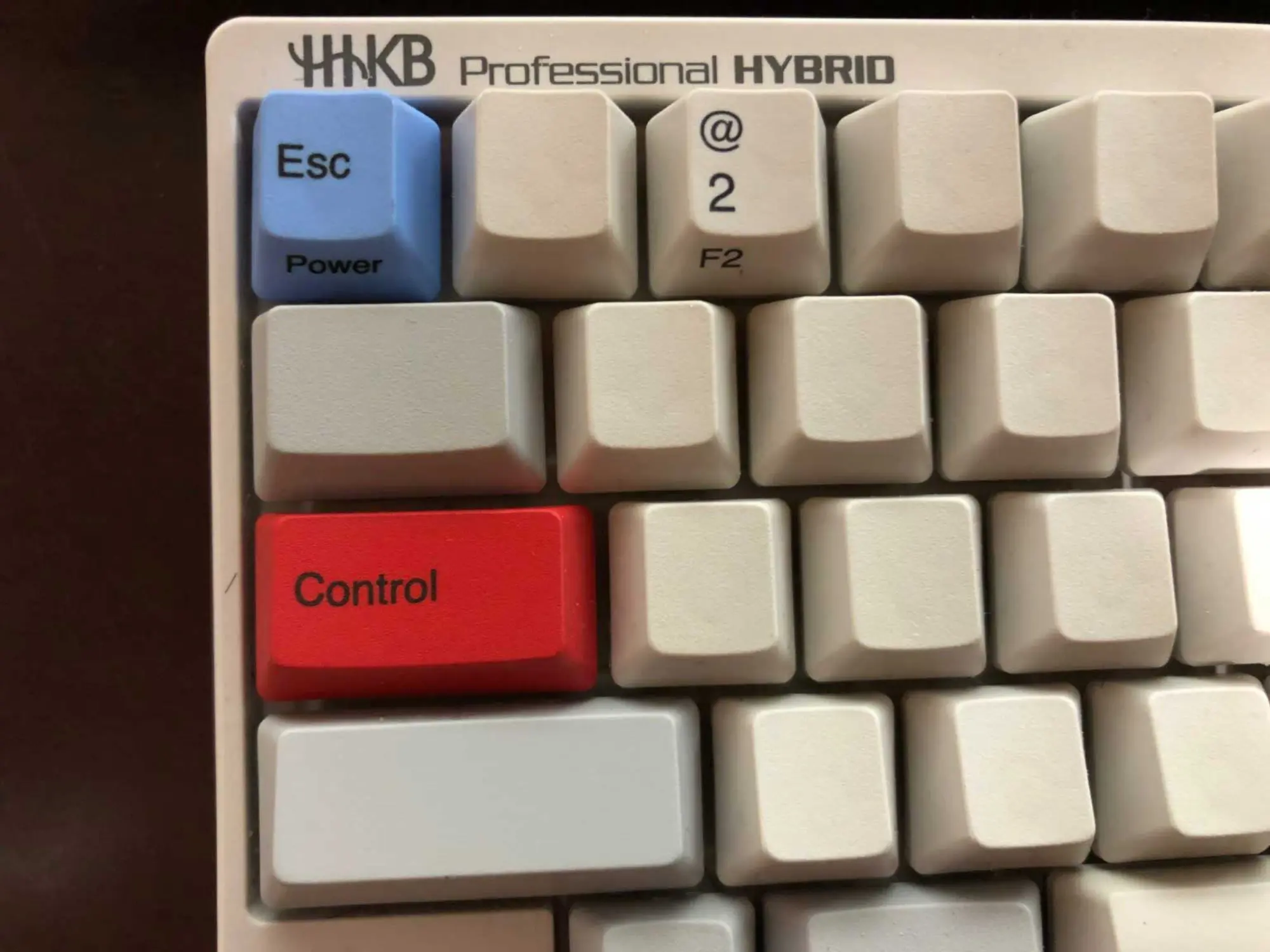 HHKBのCtrlキーはAのすぐ左隣に配置されています